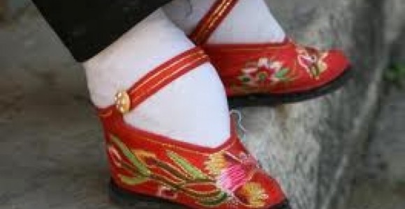 Lotoso pėdos  Bauginanti-kinijos-tradicija-632