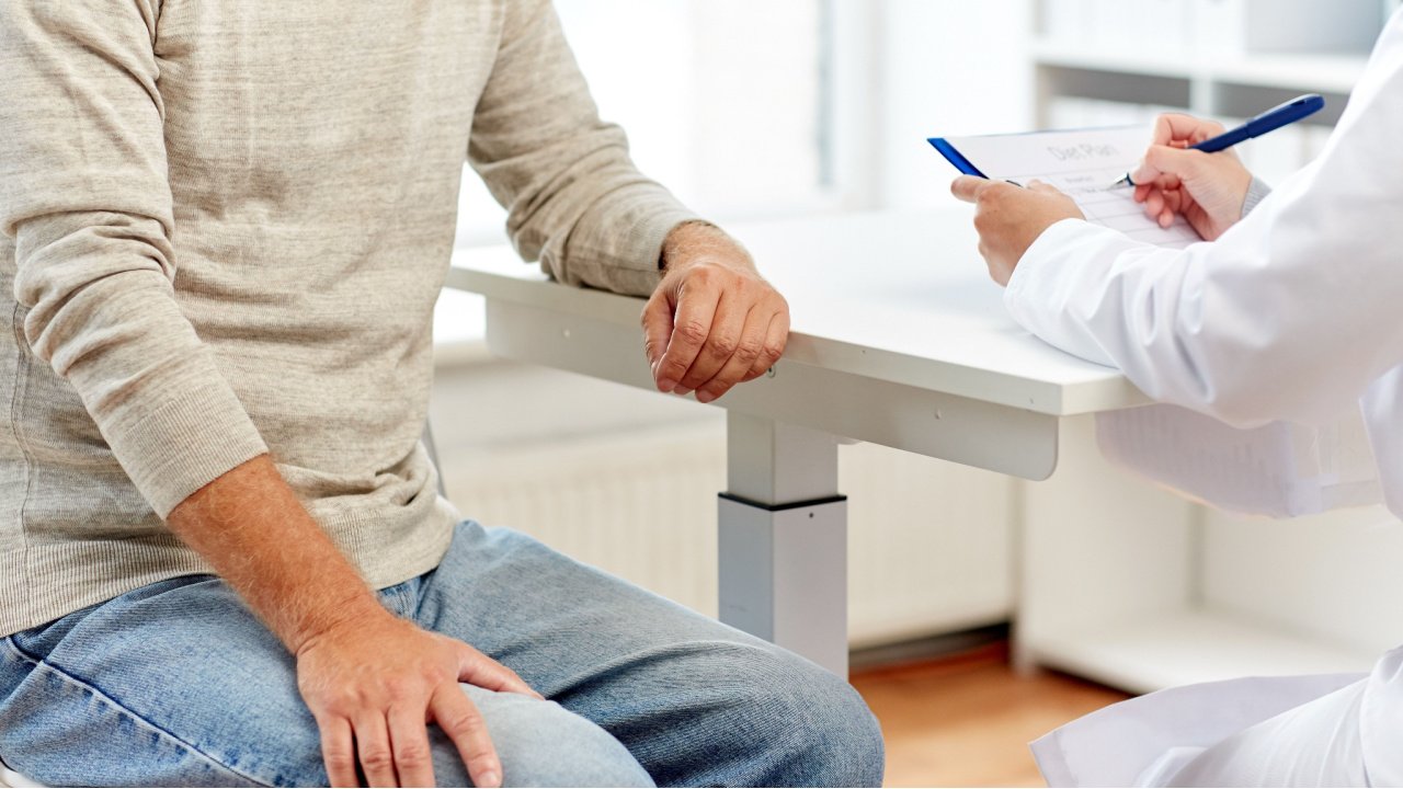 Vyrai raginami išsitirti dėl prostatos vėžio