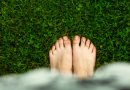 Mėgstate vaikščioti basomis? Gydytoja įspėja apie galimas to pasekmes