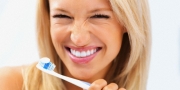 Odontologės konsultacija. Kaip dažnai reiktų atlikti dantų higienos procedurą?
