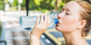 Į Lietuvą atkeliauja vasara: dietologė įspėja nepamiršti gerti skysčių