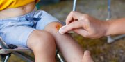 Laikas papildyti namų vaistinėlę? Štai, ką svarbu žinoti apie dezinfekcines priemones