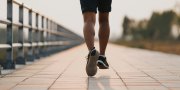 Bėgioja jau 60 metų ir nesiruošia sustoti: patarė, kaip įveikti maratoną