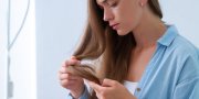Šie trys įpročiai kenkia plaukams: gresia liūdnos pasekmės