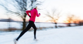Bėgimo apranga žiemą: ką rengtis, kad būtų šilta ir patogu?