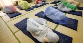Japonijoje populiarėja neįprastas terapijos metodas (foto)
