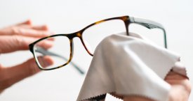 Kaip prižiūrėti akinius, kad jie tarnautų ilgai?