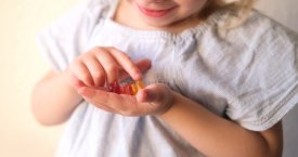 Nesveiki saldumynai vis dažniau atsiduria vaikų rankose: kaip tai sustabdyti?