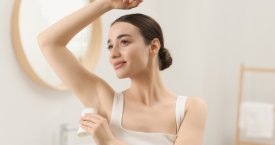 Varginantis prakaitavimas: kada rinktis dezodorantą, o kada – antiperspirantą?