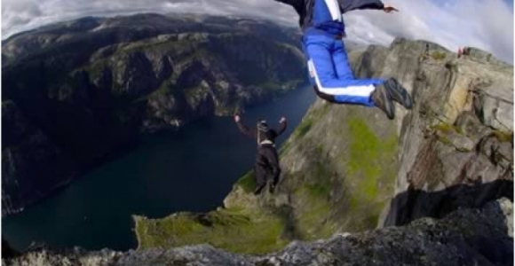 Base Jump`as Norvegijoje