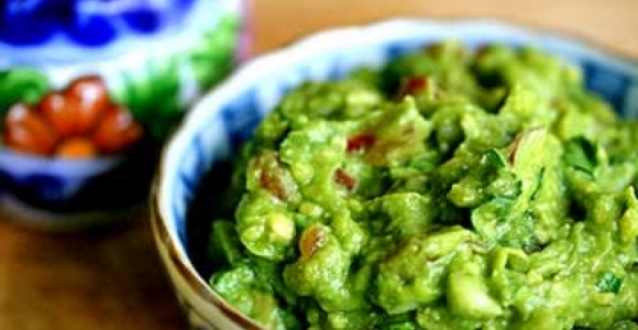 Žali kalafiorai su “Guacamole” padažu