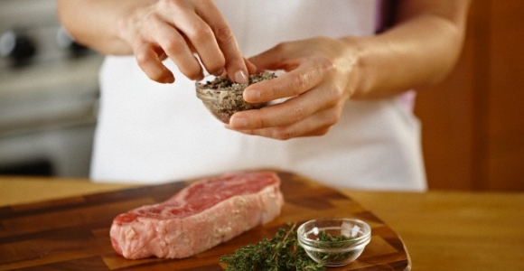 Kaip nesuklysti renkantis kokybišką mėsą?