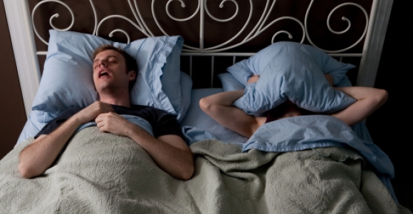 Apie knarkimą ir su juo susijusius miego sutrikimus