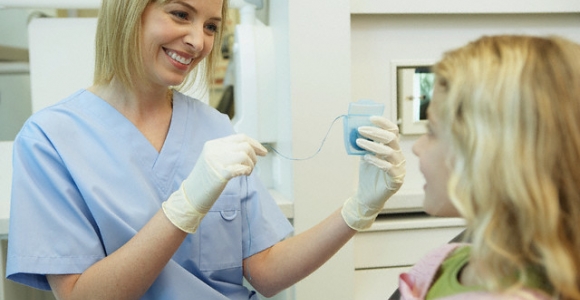Odontologės konsultacija. Ar verta taisyti pieninius dantis?