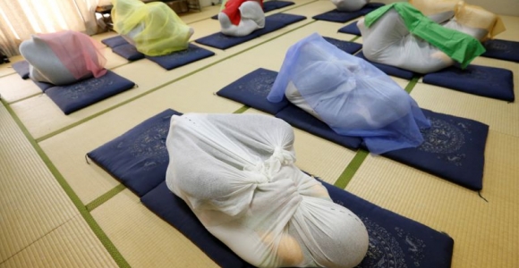 Japonijoje populiarėja neįprastas terapijos metodas (foto)