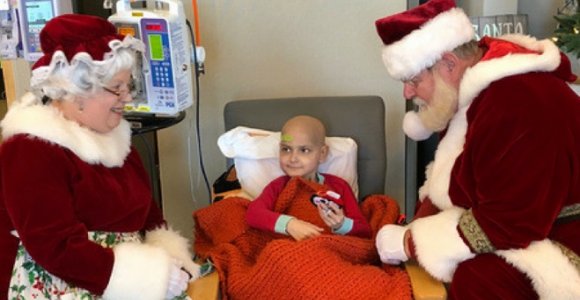 Vėžiu sergantį berniuką Kalėdos aplankė anksčiau (foto)