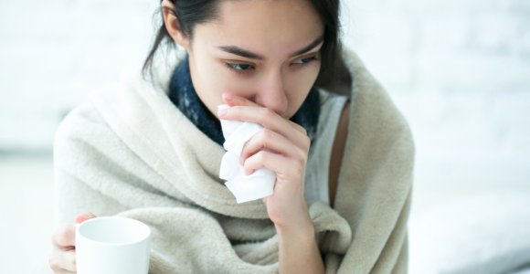 Ką daryti pajutus pirmuosius peršalimo simptomus?