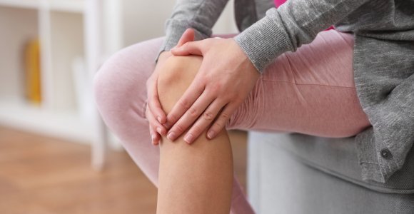 5 labiausiai paplitę mitai apie kelių ir klubų sąnarių skausmus