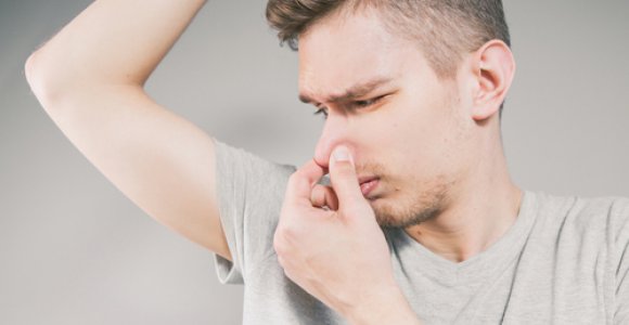 Nemalonus kūno kvapas – kada tai higienos stoka, o kada ligos simptomas?