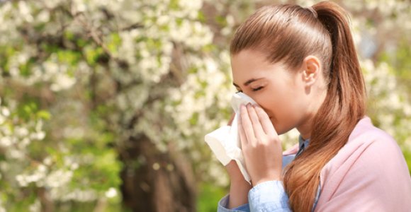 Atskleidė, kaip pasiruošti žiedadulkių sezonui: neignoruokite alergijos simptomų