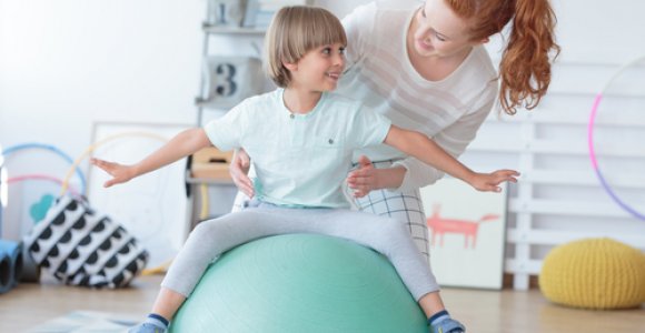 Kviečia išbandyti vaikų ir kūdikių kineziterapiją: garantuos puikią fizinę ir psichologinę savijautą
