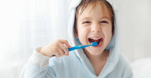 Kaip pasirūpinti vaikų dantimis? Įsidėmėkite keletą taisyklių