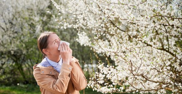 Vaistininkė patarė, kaip atskirti alergiją nuo peršalimo: įsidėmėkite
