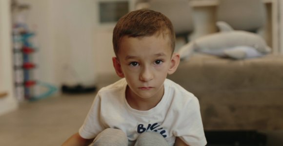 Joris – vienintelis toks Lietuvoje: jo mama kovoja už sūnaus galimybę kalbėtis su pasauliu