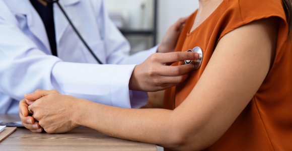 Pirmieji širdies ligų požymiai: dusulys, neįprastas širdies plakimas, galvos svaigimas