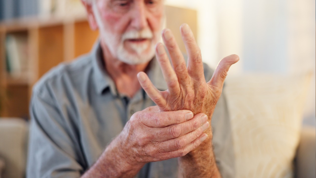 Fibromialgija – lėtinis raumenų skausmas ir nuovargis.