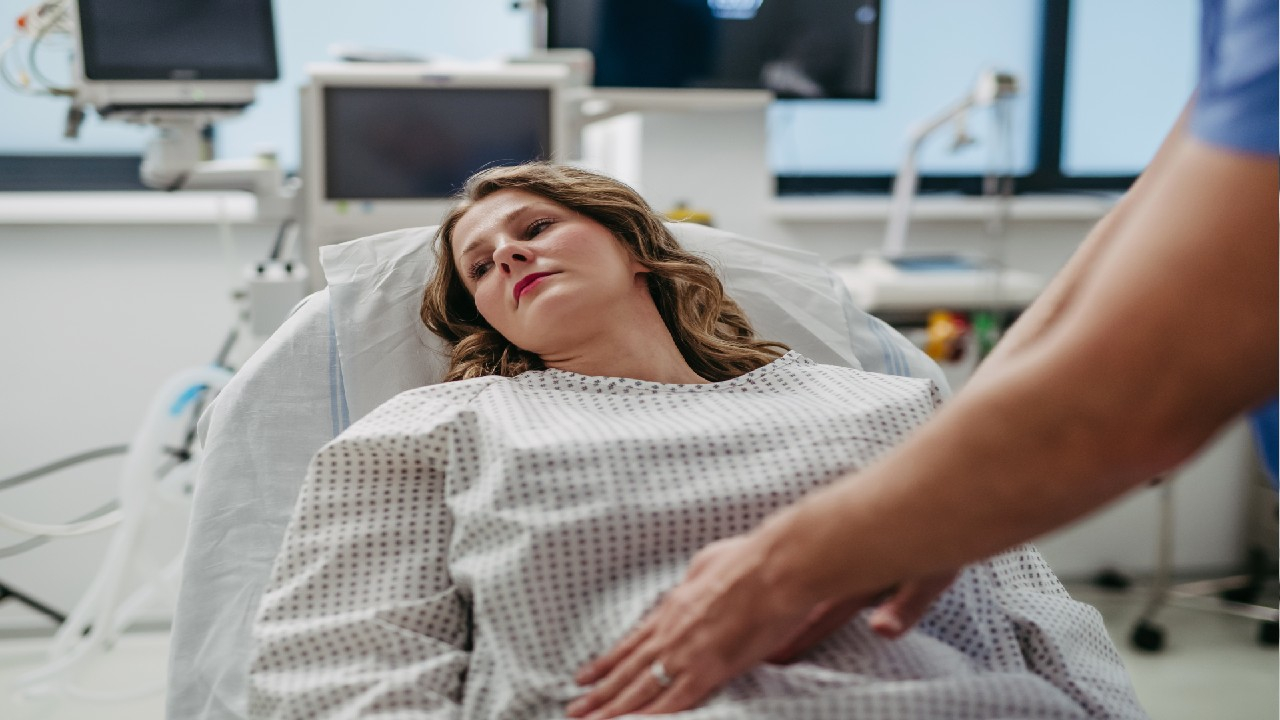 Abortas – tai nėštumo nutraukimas iki vaisiaus gyvybingumo stadijos, atliekamas medicininėmis, socialinėmis ar kitomis priežastimis.