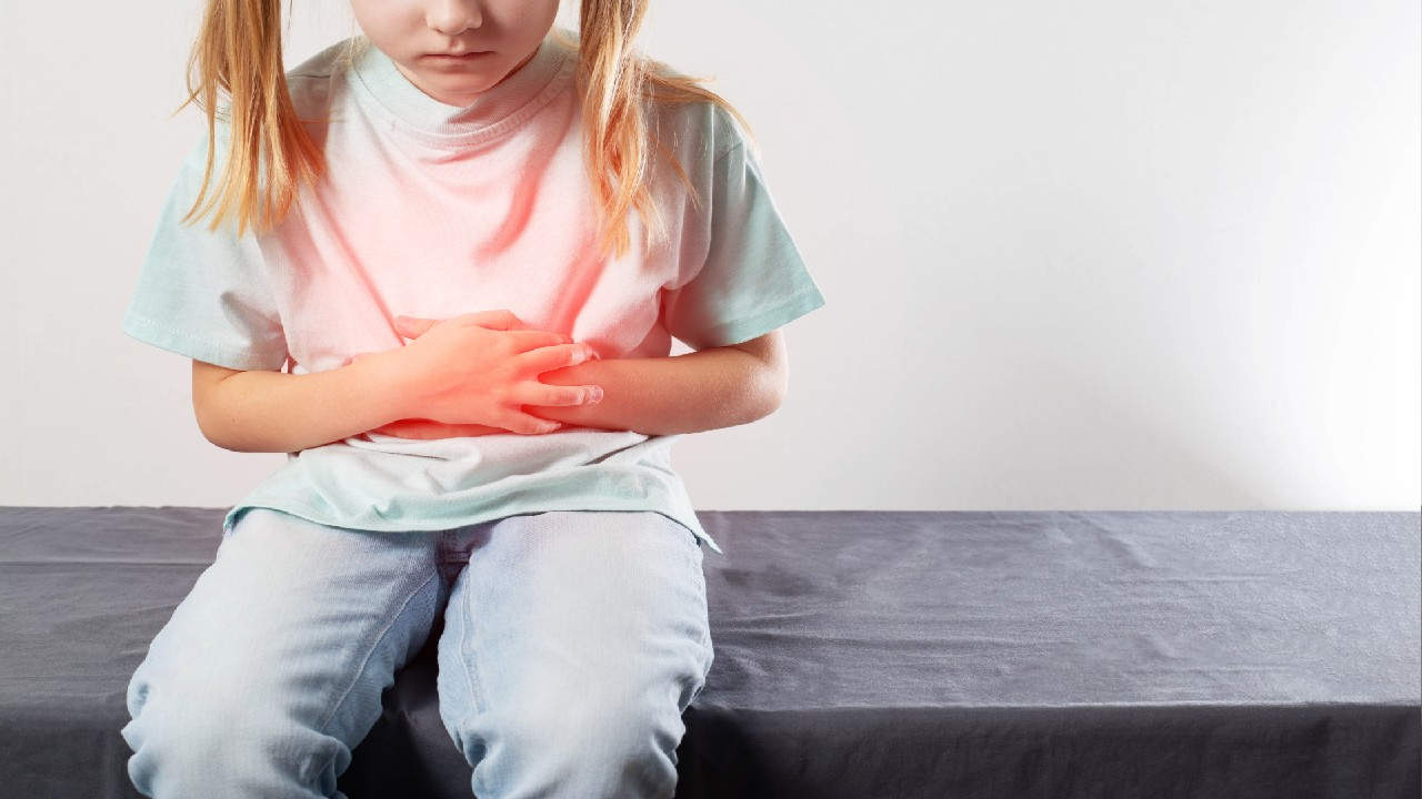 Enterovirusinė infekcija – tai virusinė liga, plintanti per užkrėstą maistą, vandenį ar kontaktą, galinti pažeisti kvėpavimo, virškinimo ar nervų sistemą.
