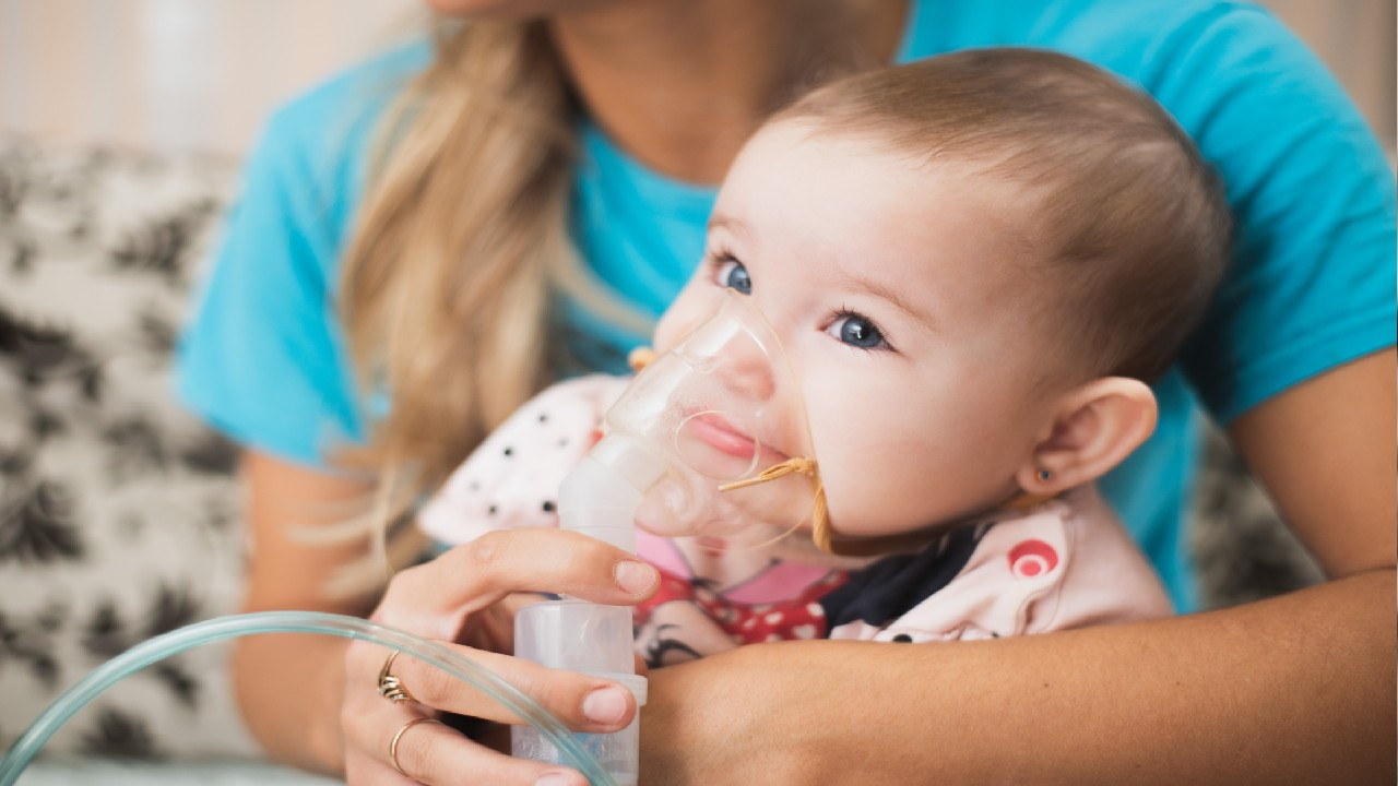 Bronchiolitas – tai mažųjų bronchų uždegimas, dažniausiai pasireiškiantis vaikams, sukeliantis kvėpavimo sunkumus ir kosulį.
