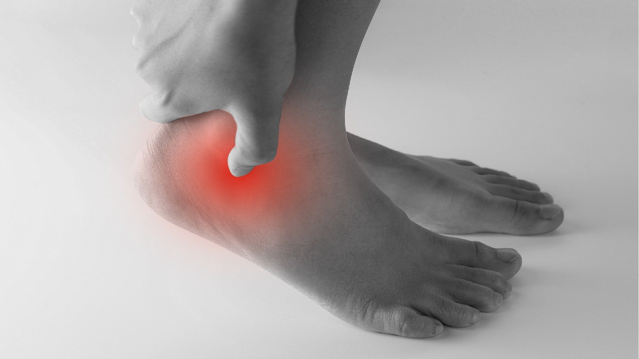 Osteomielitas – infekcinis kaulo uždegimas, sukeliantis skausmą, tinimą ir pūliavimą.