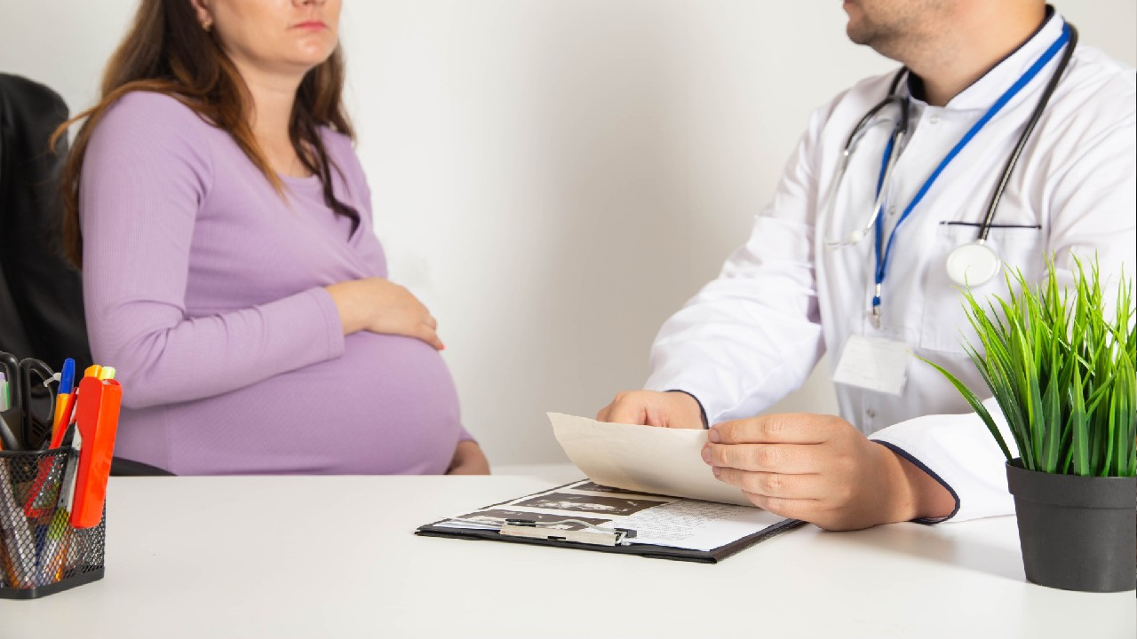 Priešlaikinis placentos atsiskyrimas – tai būklė, kai placenta nėštumo metu dalinai arba visiškai atsiskiria nuo gimdos sienelės dar iki kūdikio gimimo.
