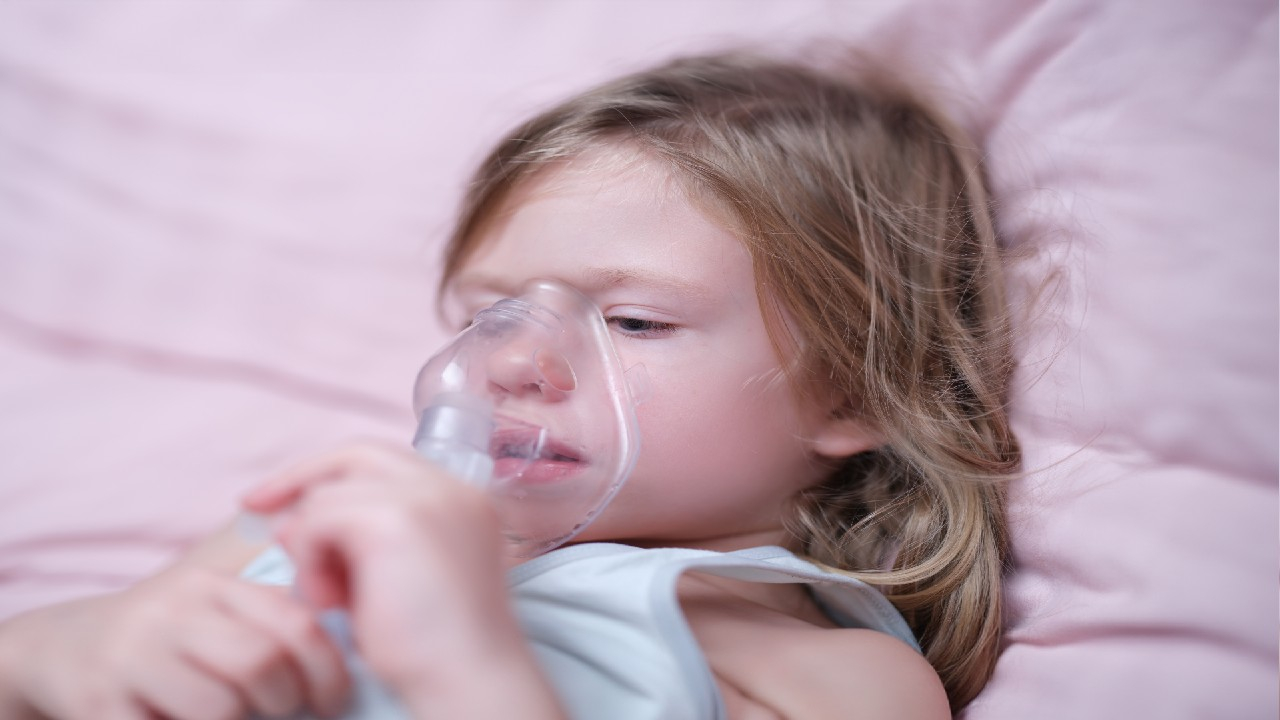 Stenozuojantis laringitas – tai ūminis gerklų uždegimas, sukeliantis jų spindžio susiaurėjimą ir apsunkintą kvėpavimą, dažniausiai pasireiškiantis vaikams.