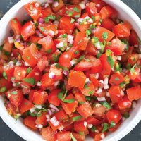 Gaivios salotos: pomidorų salsa