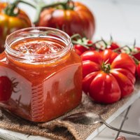 Pomidorų padažas su obuoliais
