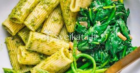 Makaronai su kale kopūstų ir graikinių riešutų pesto padažu