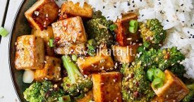 Marinuoto tofu ir brokolio dubenėlis