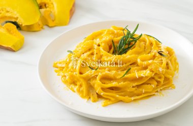 Makaronai su kreminiu moliūgų padažu