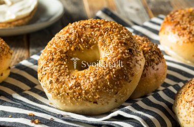 Minkšti plikyti riestainiai (beigeliai)